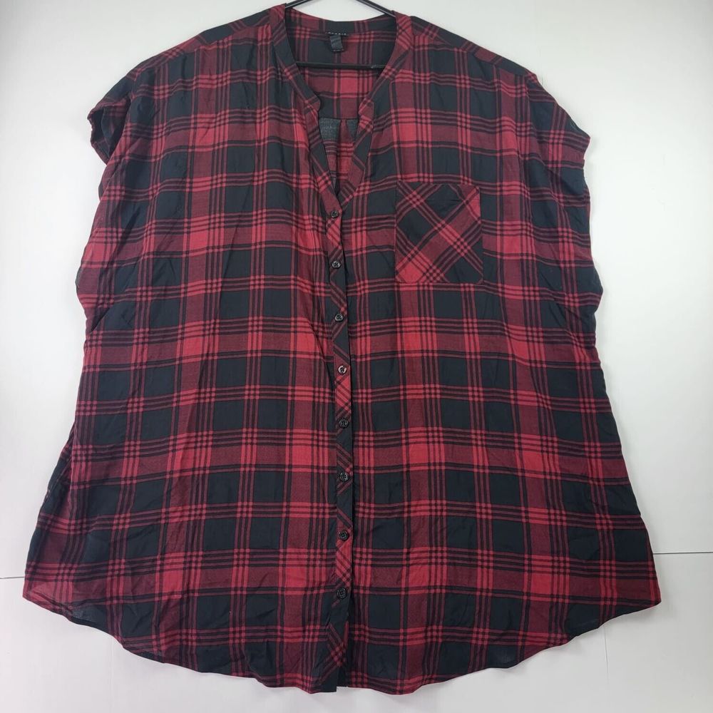 Torrid womens size 5 plaid red black sleeveless button front pocket V-neck top